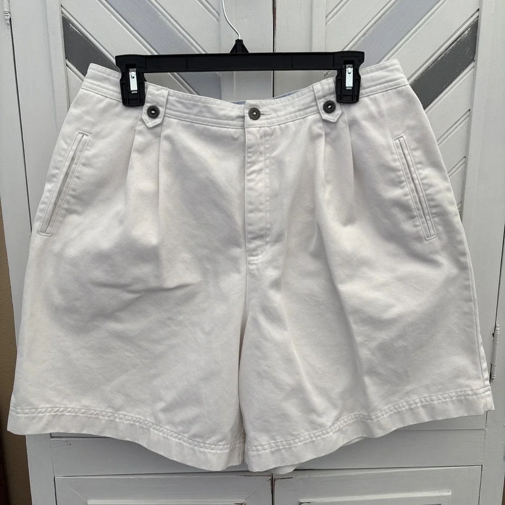 Liz Claiborne Lizsport Women's‎ Petite 16 White Pleated Boyfriend Shorts